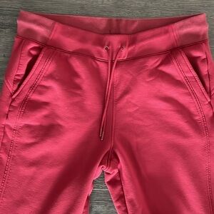 SzL Athleta thick fleece joggers in a cranberry/red colour VGUC